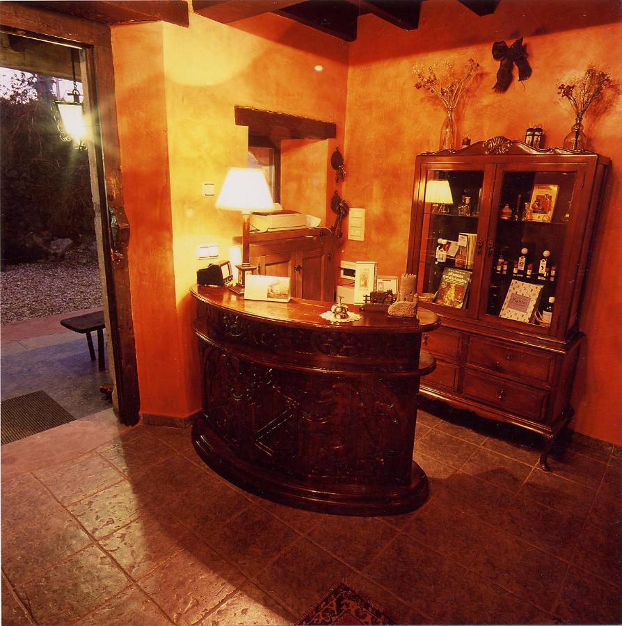 El Ama De Llaves Guest House Hontoria Exterior photo